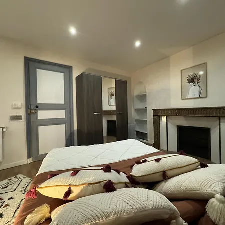 Vila In Near Plantagenet *